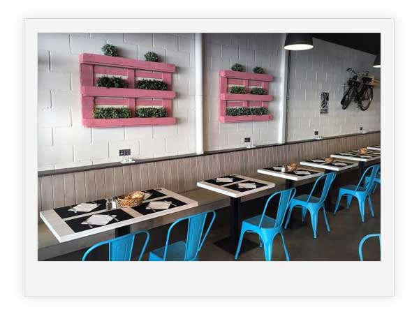 estanterias-madera-macetas