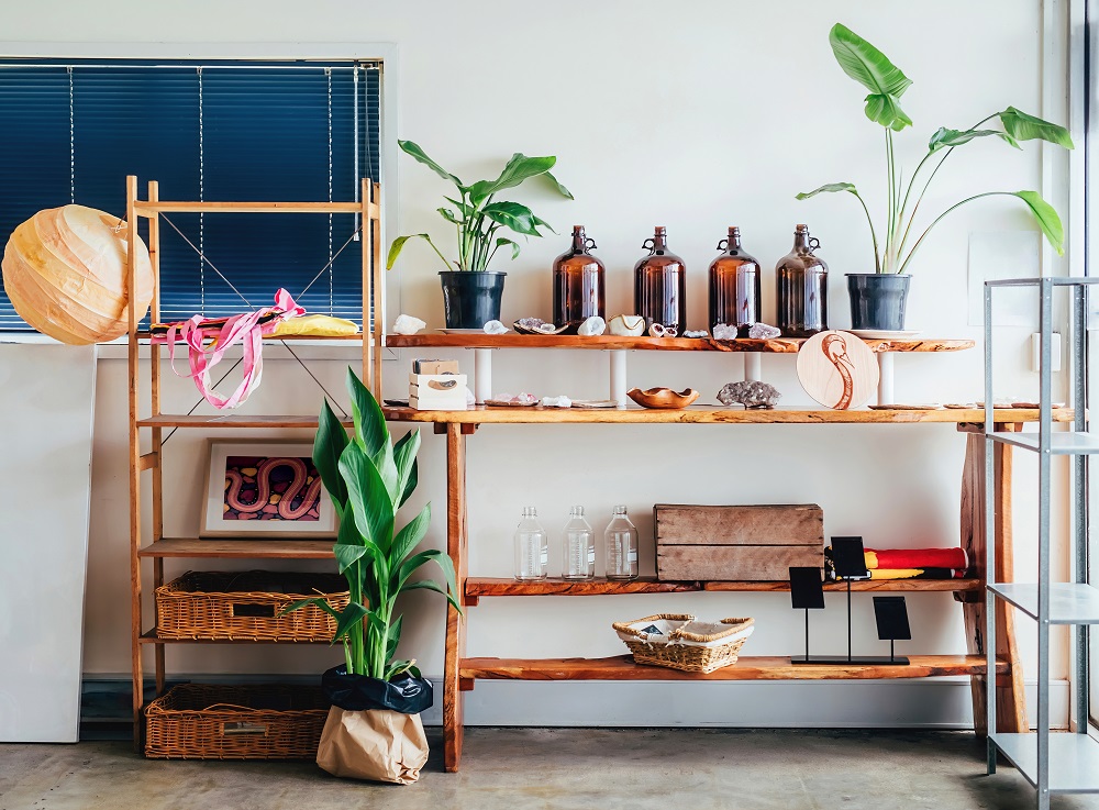 Mobiliarios personalizados de madera para farmacia